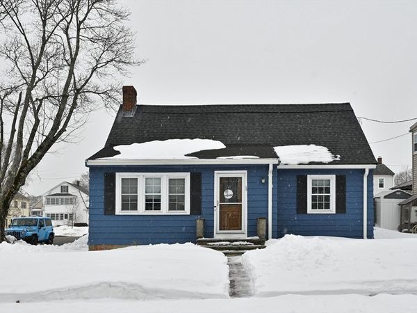 15 Roland Road, Peabody, MA 01960