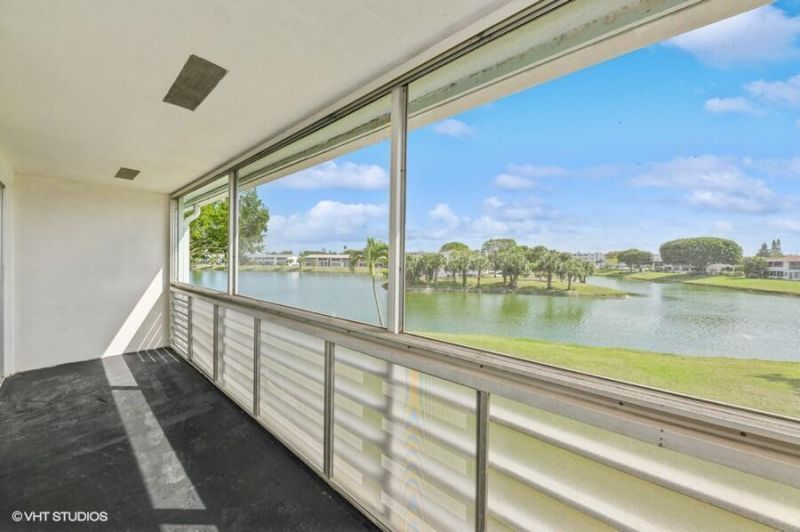 118 Somerset F, West Palm Beach, FL 33417 Photo