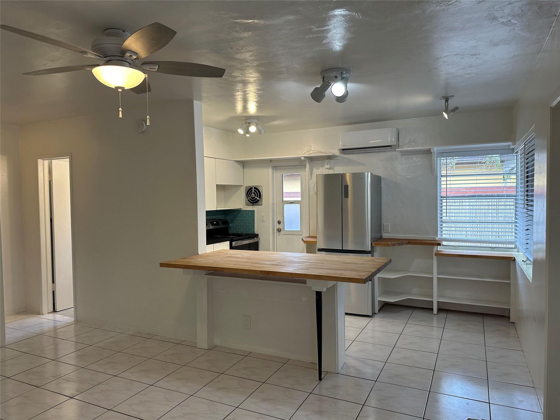 1101 NE 17 Way, Unit 4, Fort Lauderdale, FL 33304 Photo