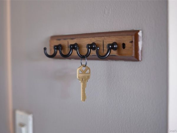 2 Consulate Drive, Unit 1J, Tuckahoe, NY 10707