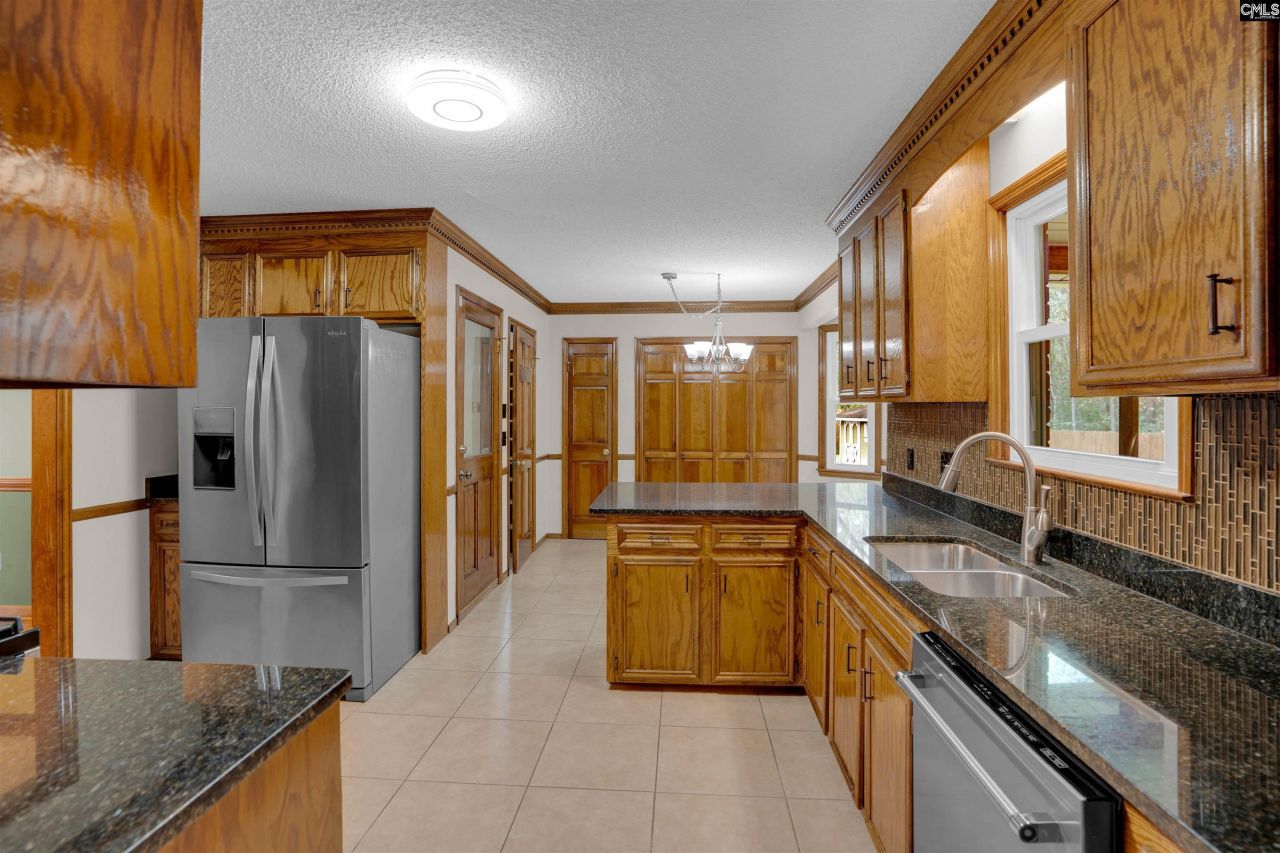 107 Heatherton Court  Photo 16