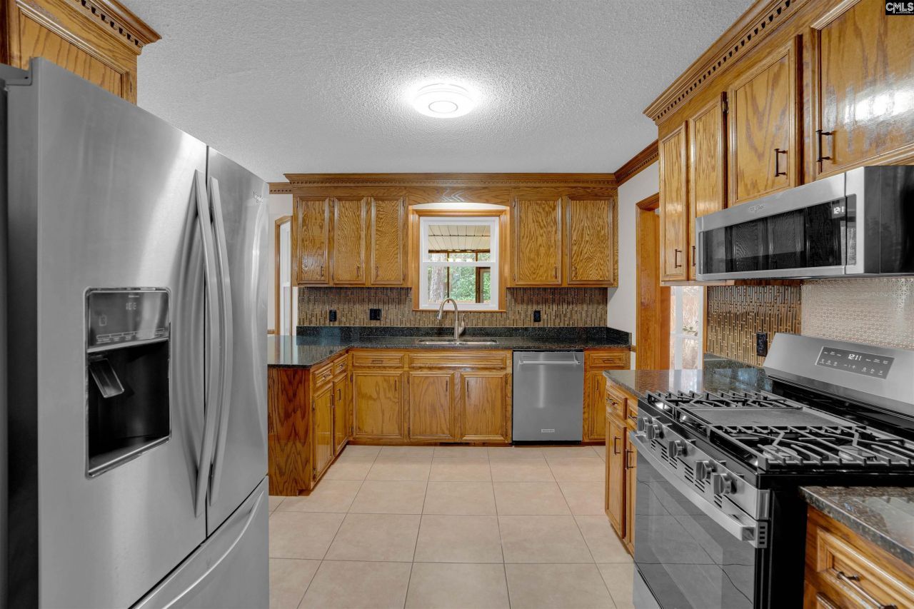 107 Heatherton Court  Photo 17