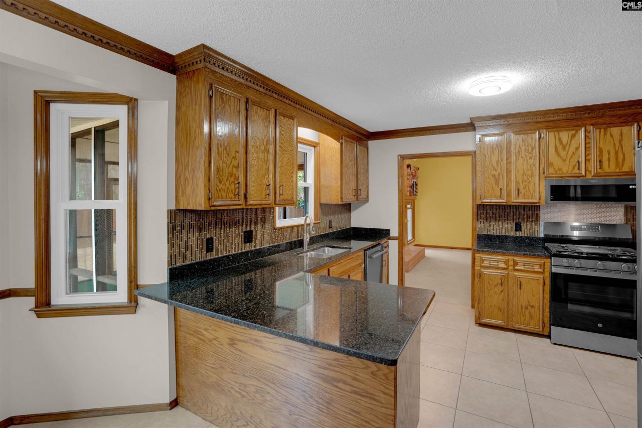 107 Heatherton Court  Photo 18