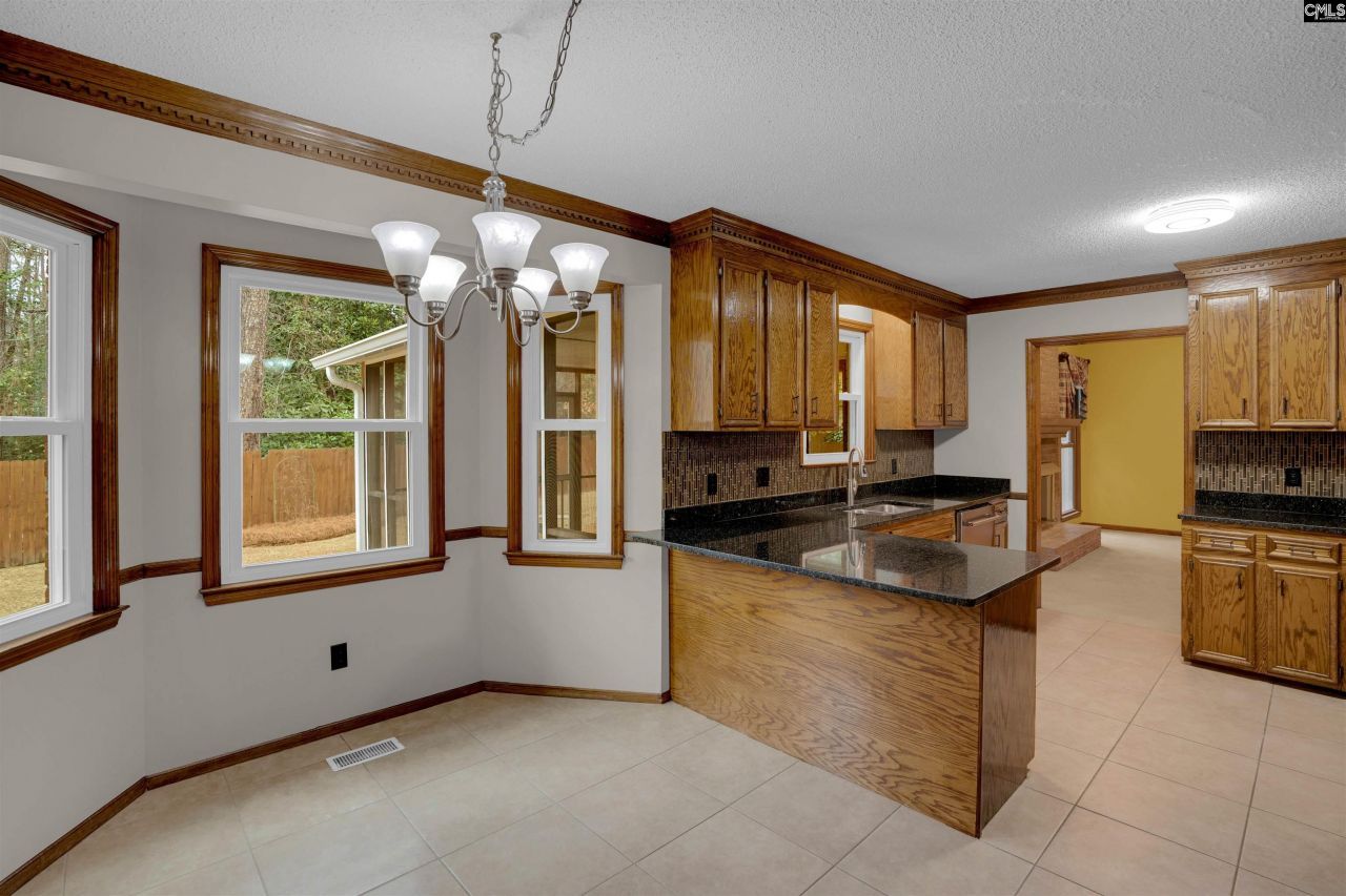 107 Heatherton Court  Photo 21