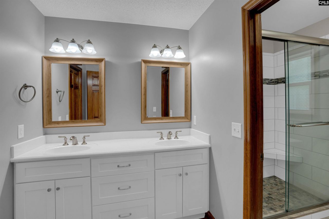 107 Heatherton Court  Photo 29