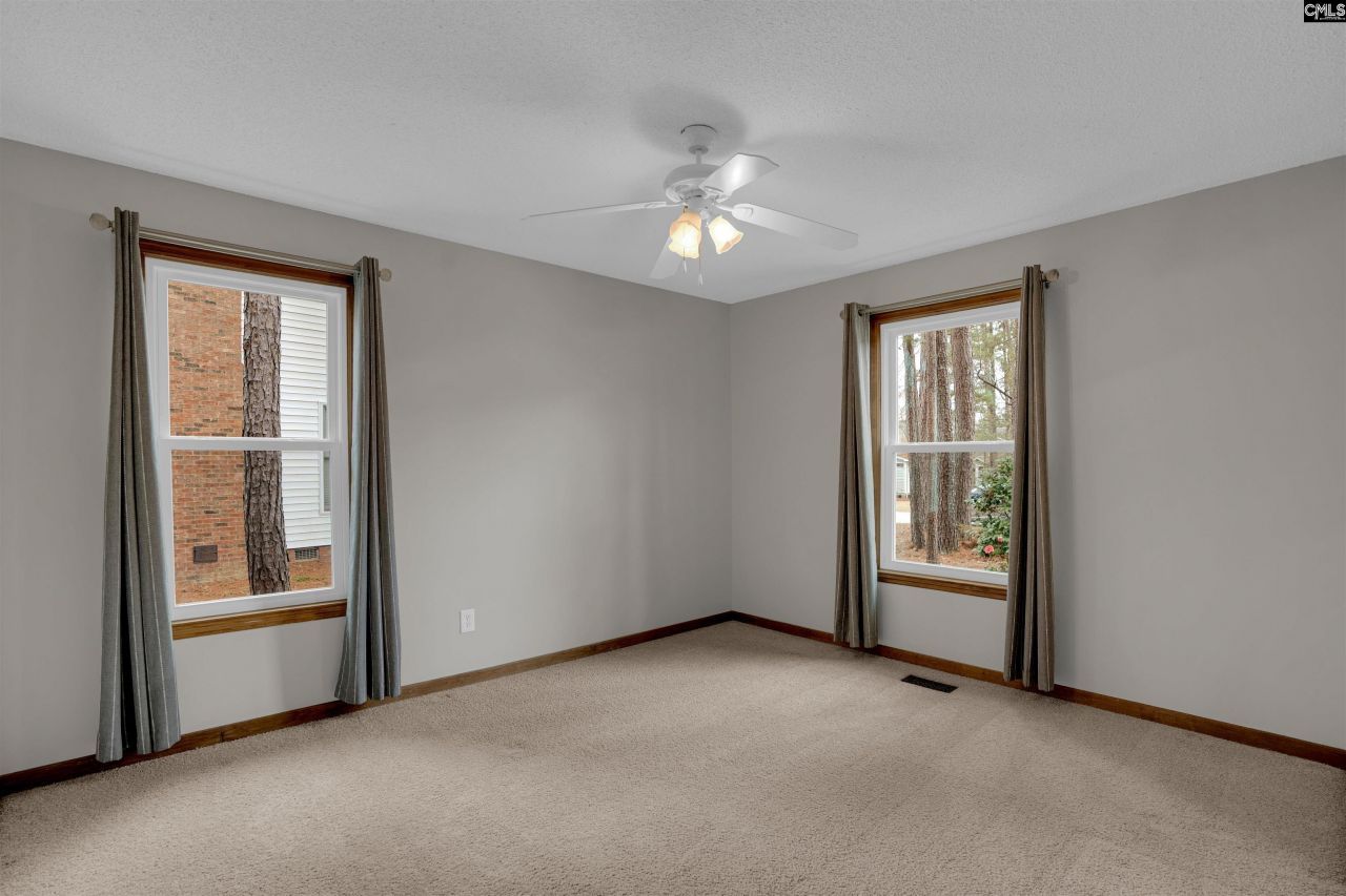 107 Heatherton Court  Photo 37