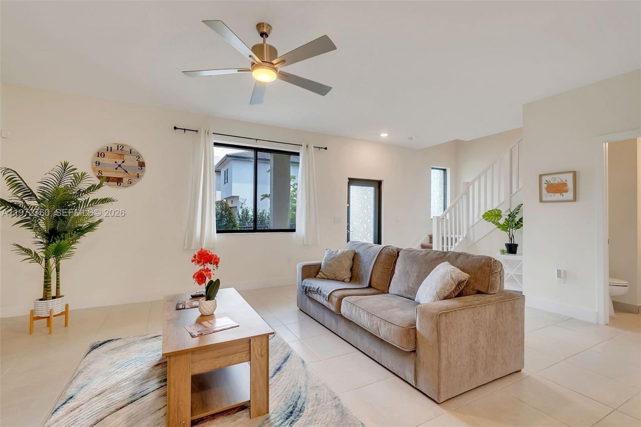 4652 NW 83rd Ave , Doral, FL 33166 Photo