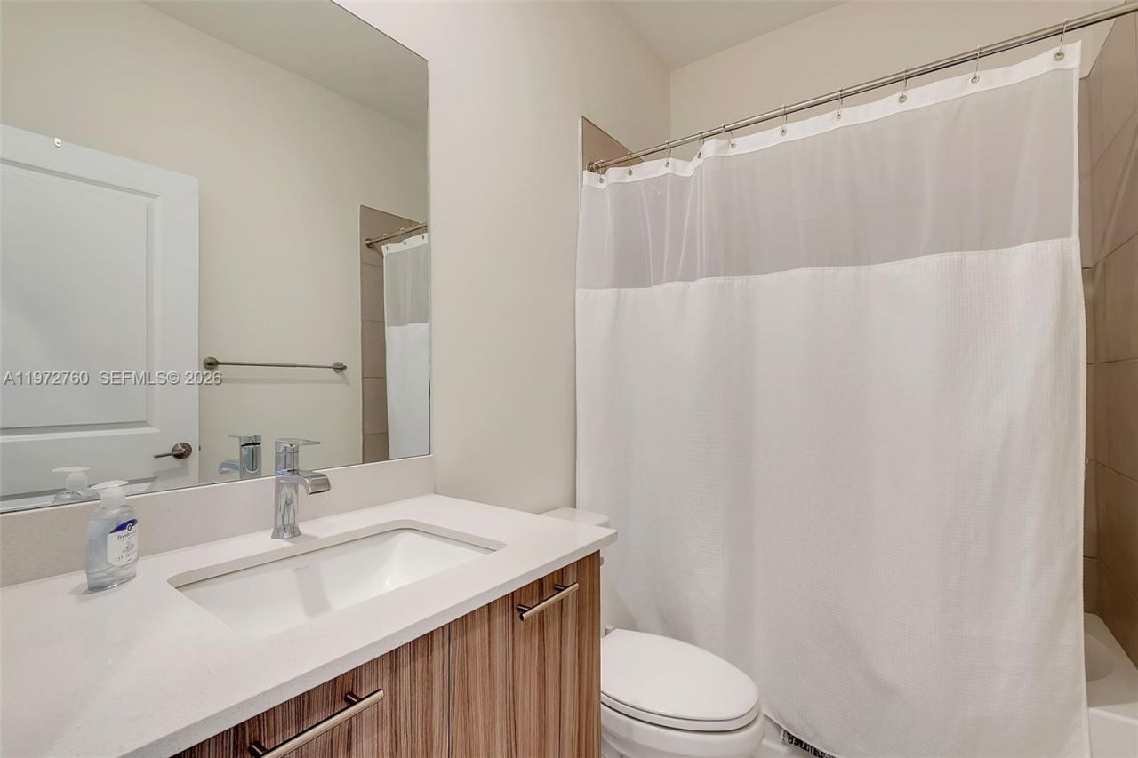 4652 NW 83rd Ave , Doral, FL 33166 Photo