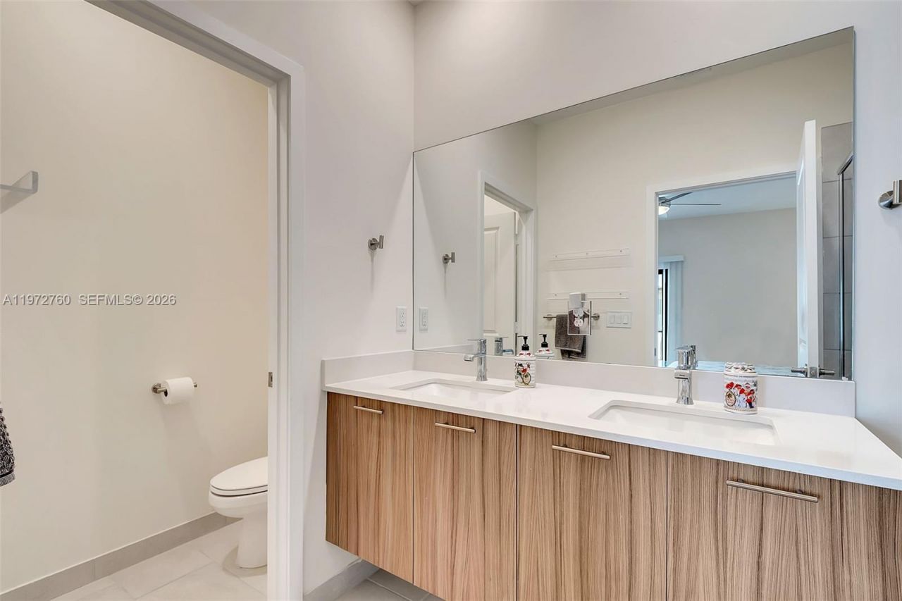 4652 NW 83rd Ave , Doral, FL 33166 Photo