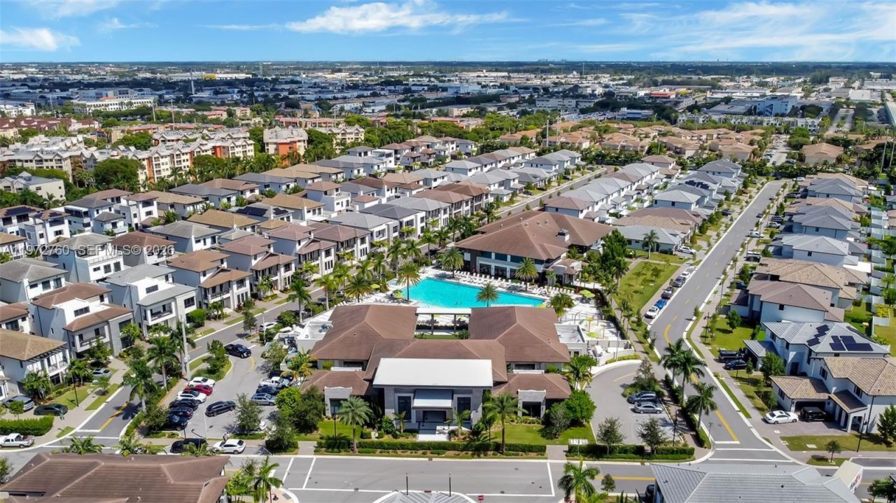 4652 NW 83rd Ave , Doral, FL 33166 Photo