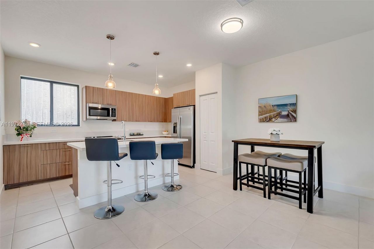 4652 NW 83rd Ave , Doral, FL 33166 Photo