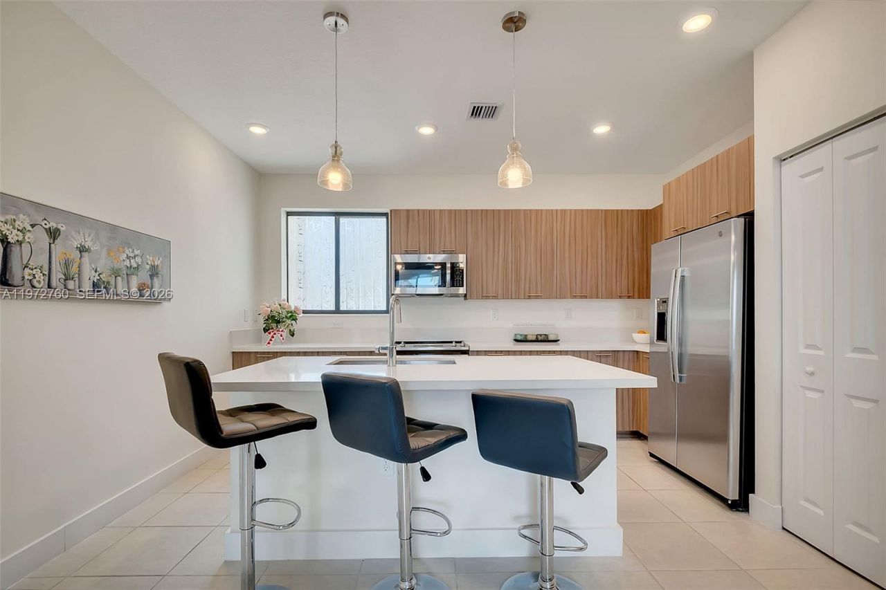 4652 NW 83rd Ave , Doral, FL 33166 Photo