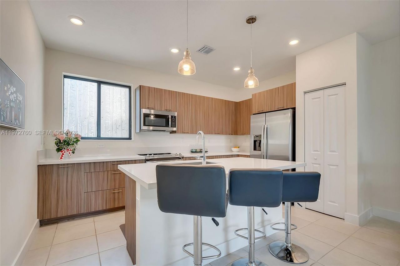 4652 NW 83rd Ave , Doral, FL 33166 Photo