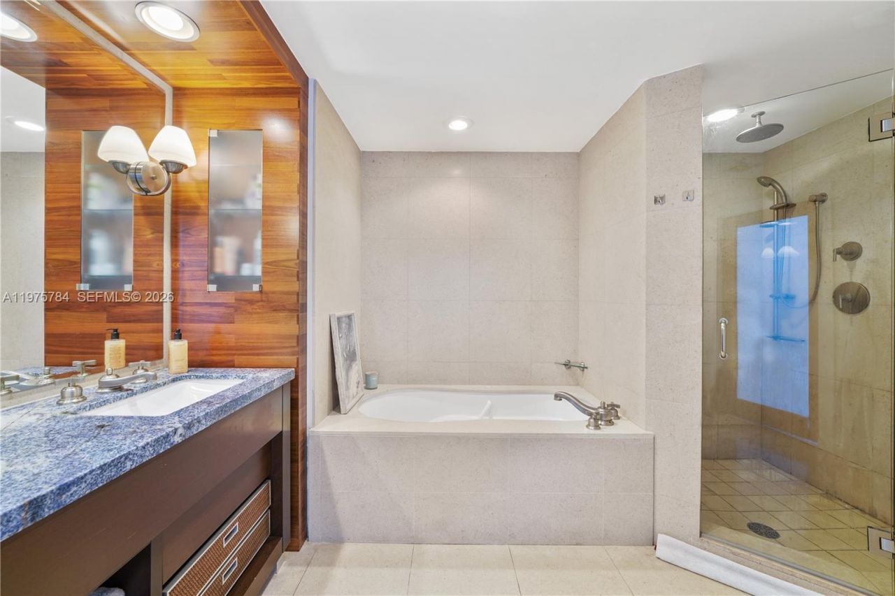 6799 Collins Ave , Unit 1506, Miami Beach, FL 33141 Photo