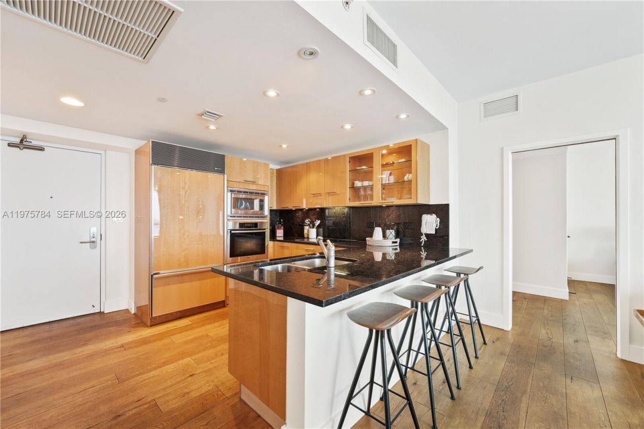 6799 Collins Ave , Unit 1506, Miami Beach, FL 33141 Photo