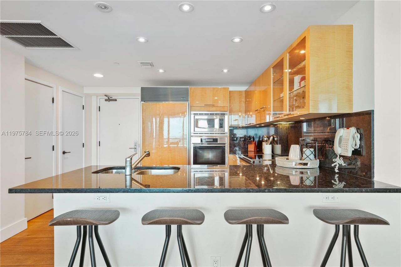 6799 Collins Ave , Unit 1506, Miami Beach, FL 33141 Photo