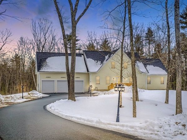 14 Lefevre Dr, Kingston, NH 03848