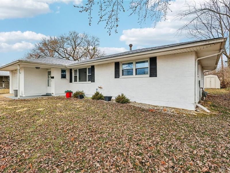 490 W Market Street, Springboro, OH 45066 Photo 3