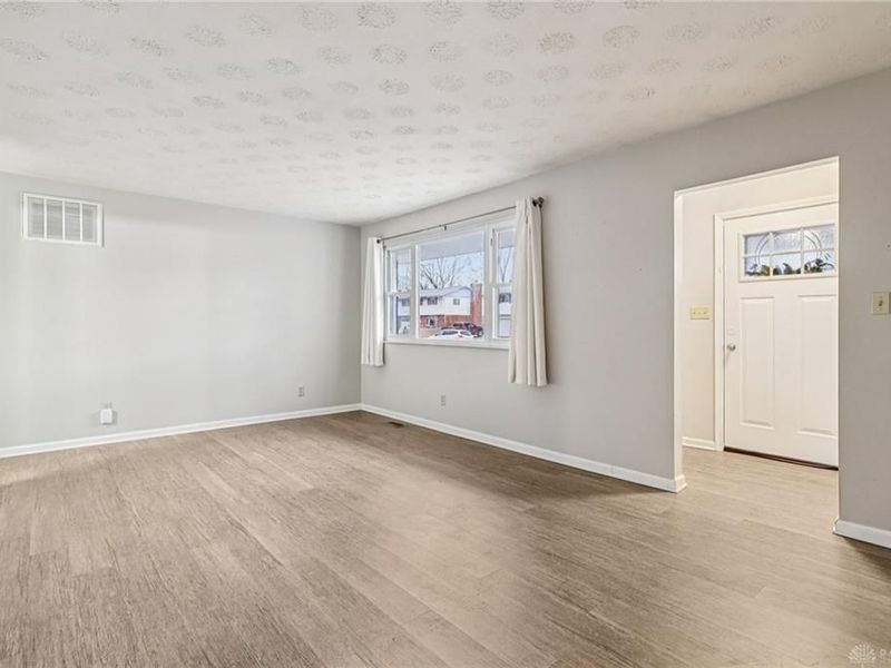 490 W Market Street, Springboro, OH 45066 Photo 9