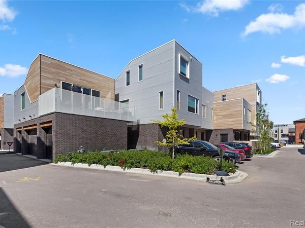 2820 John R Street, Detroit, MI 48201