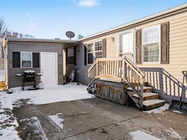 2055 Cedar Circle, Vienna Twp, MI 48420