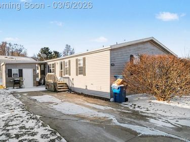 2055 Cedar Circle, Vienna Twp, MI 48420