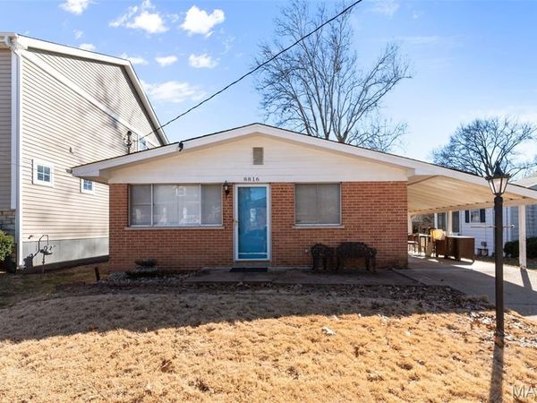 8816 Bridgeport Avenue , Brentwood, MO 63144