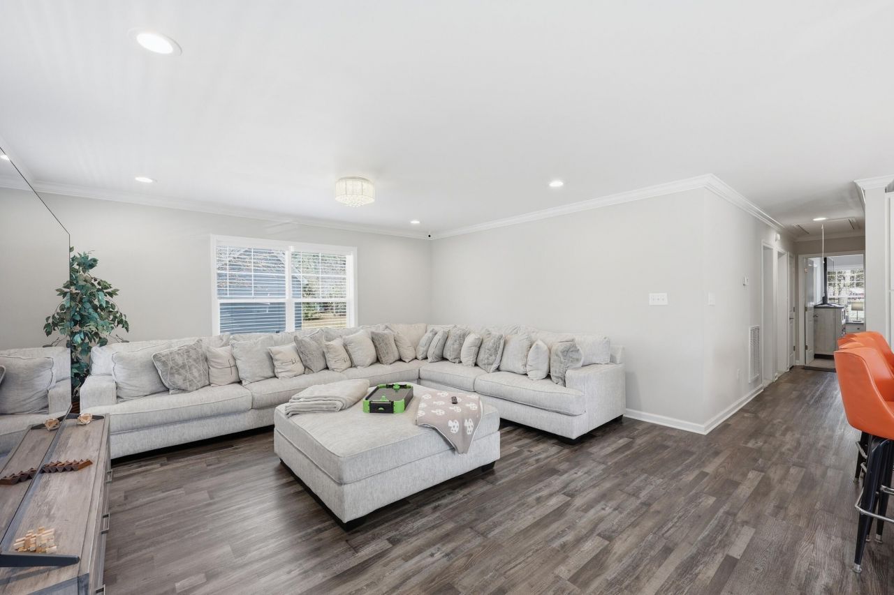 156 Willow Court Photo 5