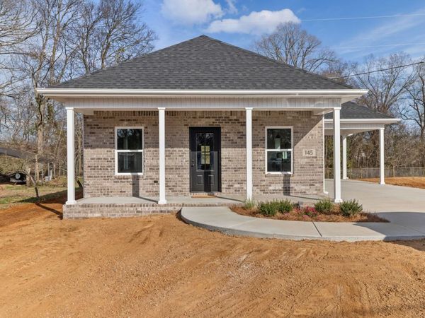 145 Lakeside Dr, Florence, AL