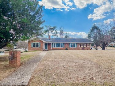 5904 Rhonda Road, Lynchburg, VA 24502