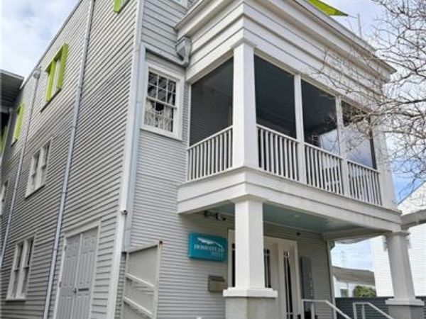 8224 MAPLE Street, New Orleans, LA 70118