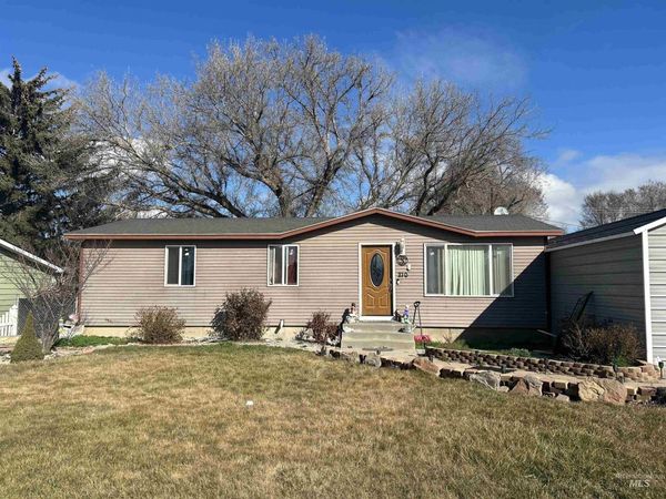 210 5th Ave, Wendell, ID 83355