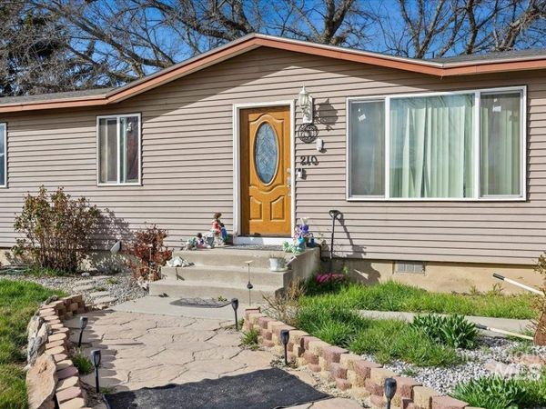 210 5th Ave, Wendell, ID 83355