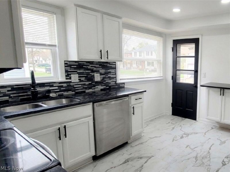 23718 Cedar Road, Beachwood, OH 44122 Photo 5