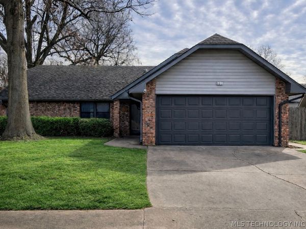 809 W Glendale Street , Broken Arrow, OK 74011