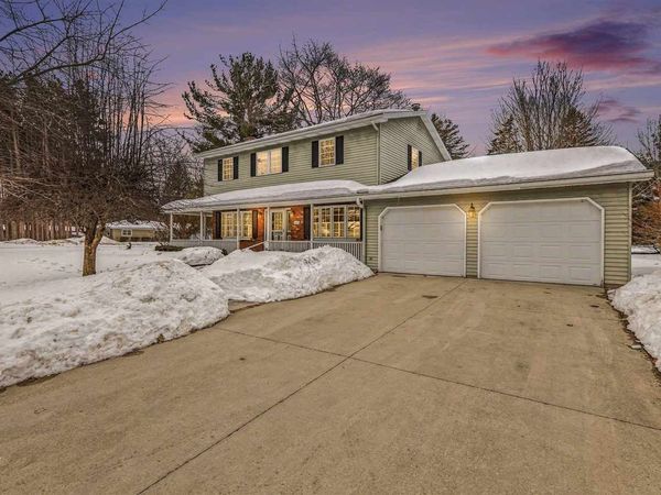 102 Eaton Court, Charlevoix, MI 49720