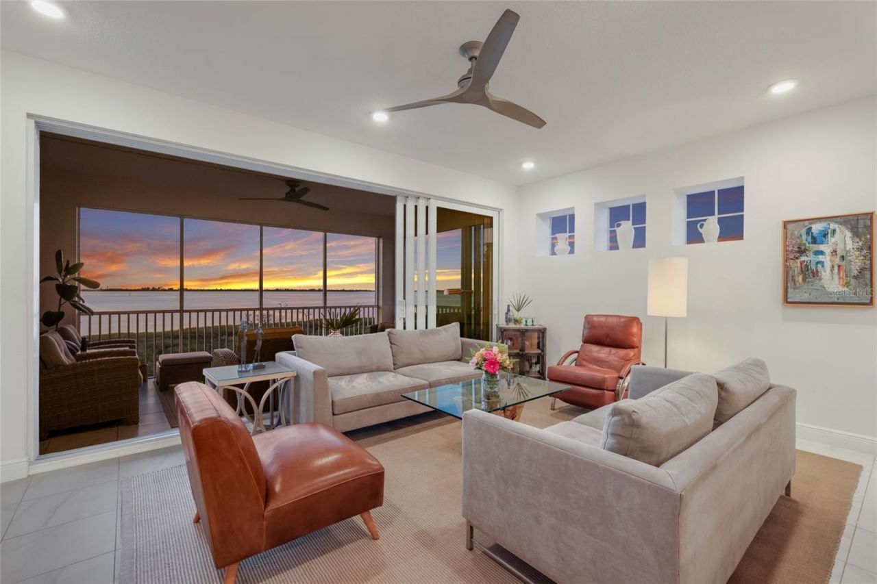 376 Aruba Circle, Unit 203, Bradenton, FL 34209 Photo