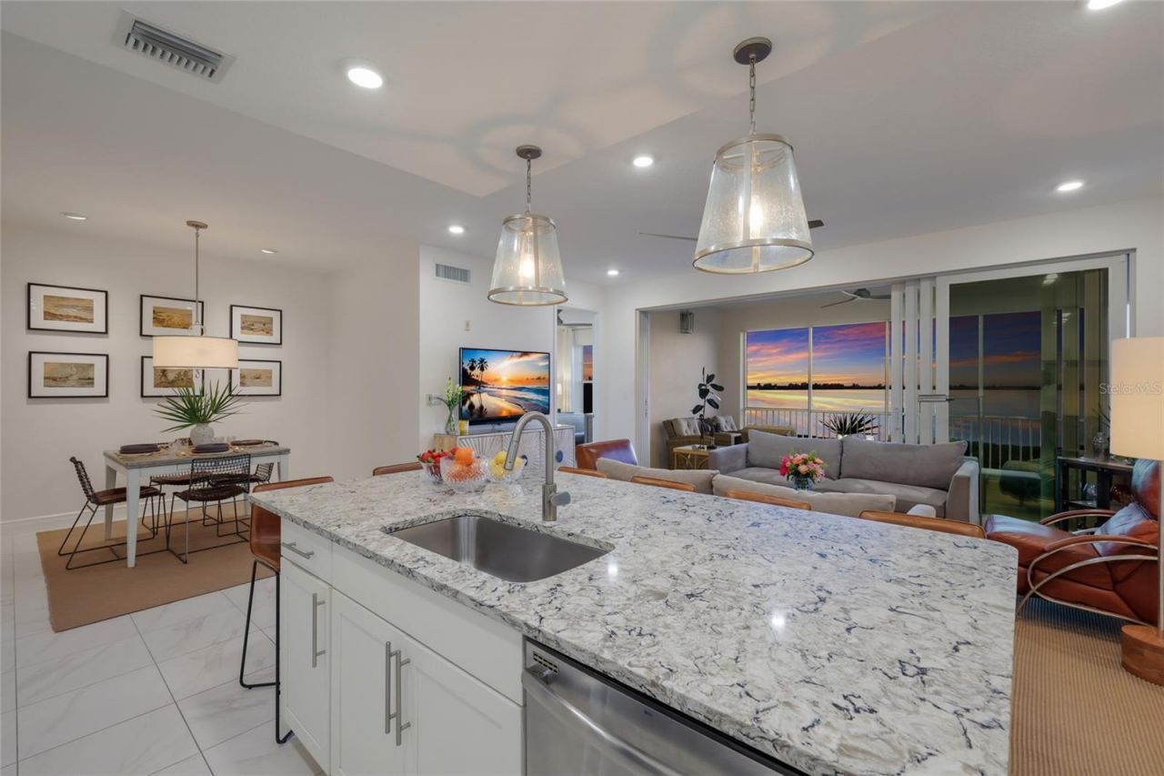 376 Aruba Circle, Unit 203, Bradenton, FL 34209 Photo