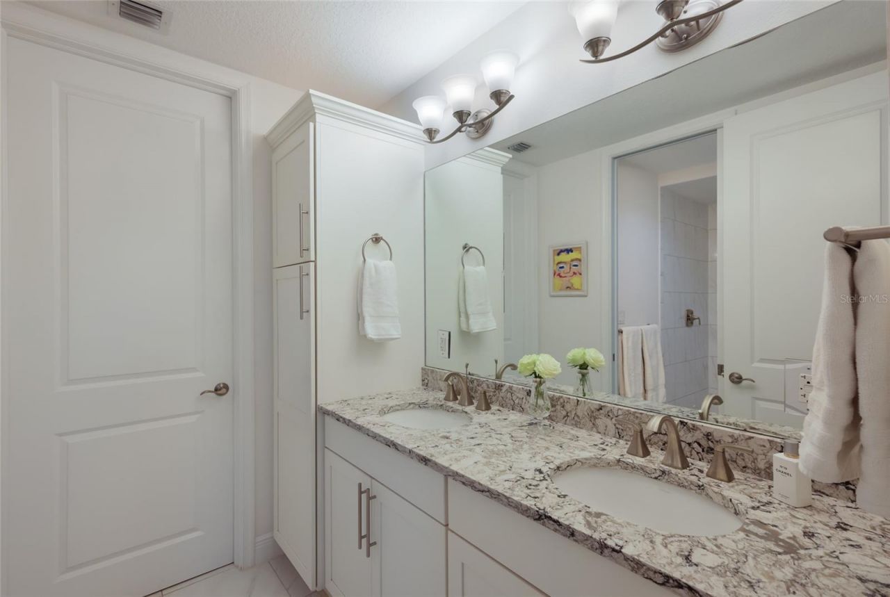 376 Aruba Circle, Unit 203, Bradenton, FL 34209 Photo