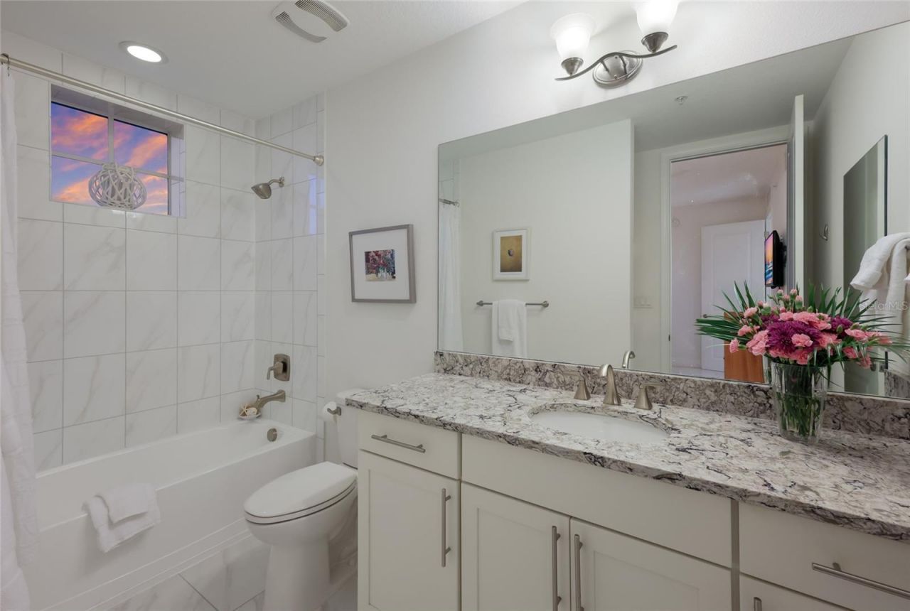 376 Aruba Circle, Unit 203, Bradenton, FL 34209 Photo