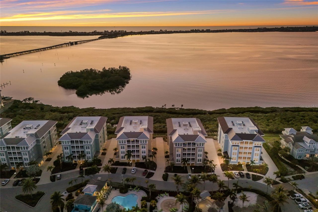 376 Aruba Circle, Unit 203, Bradenton, FL 34209 Photo