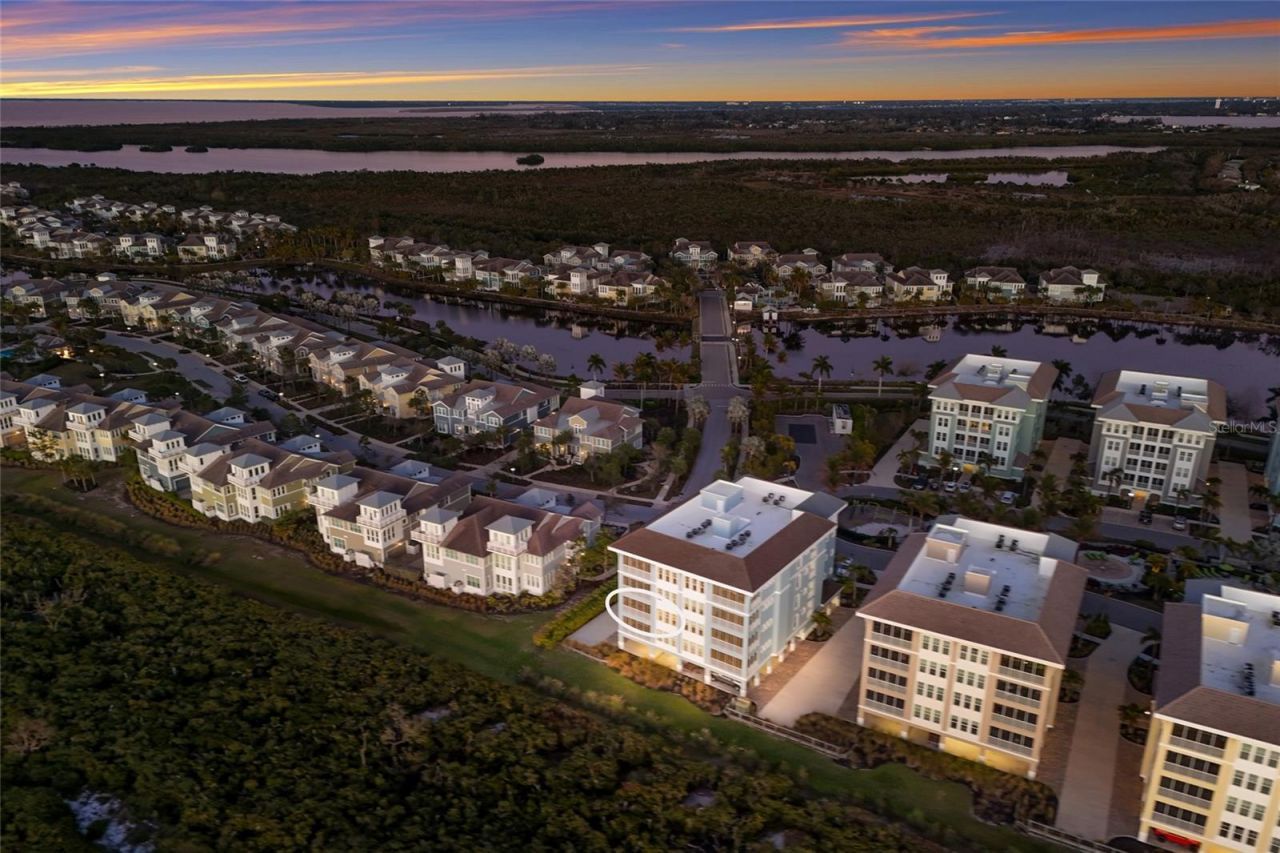 376 Aruba Circle, Unit 203, Bradenton, FL 34209 Photo