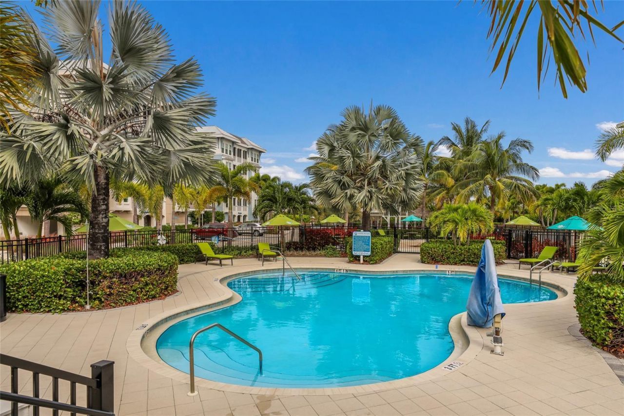 376 Aruba Circle, Unit 203, Bradenton, FL 34209 Photo