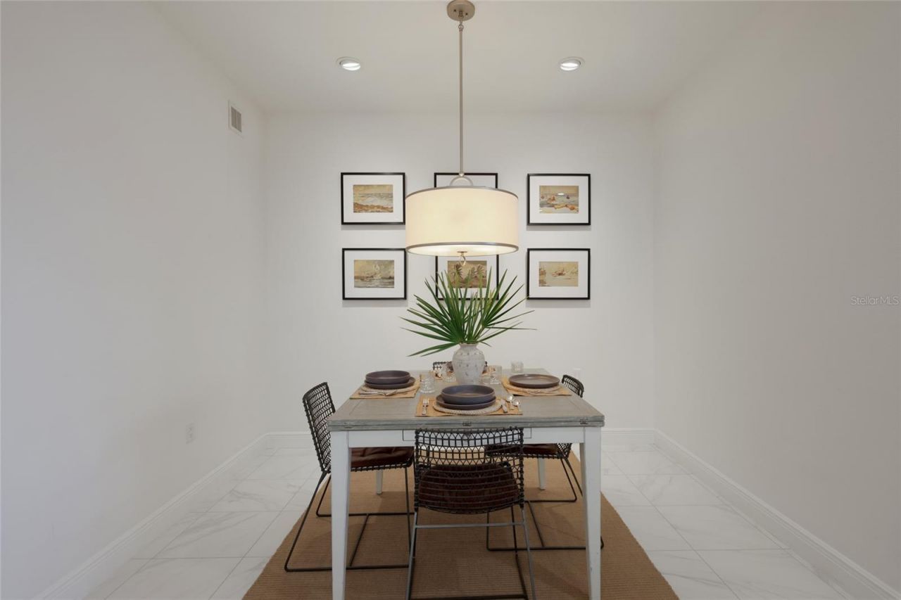 376 Aruba Circle, Unit 203, Bradenton, FL 34209 Photo