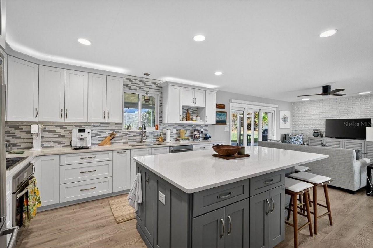 687 John Anderson Drive, Ormond Beach, FL 32176 Photo