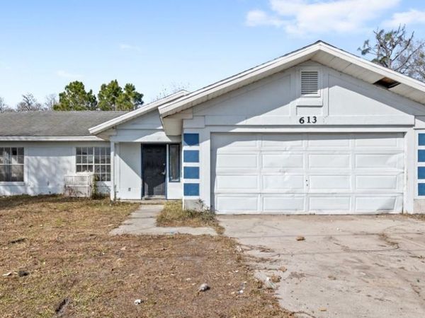 613 YAK COURT , KISSIMMEE, FL 34759