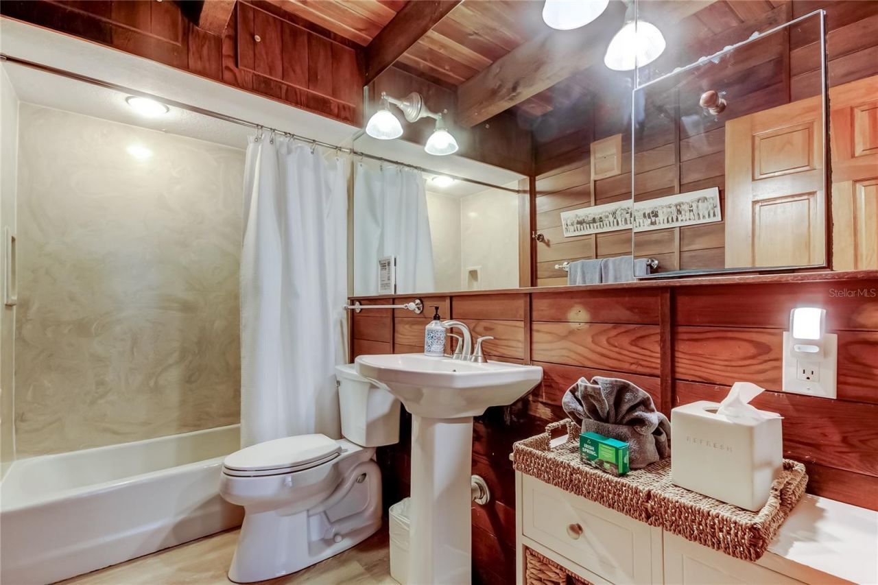 19530 Gulf Boulevard, Unit 4B, Indian Shores, FL 33785 Photo