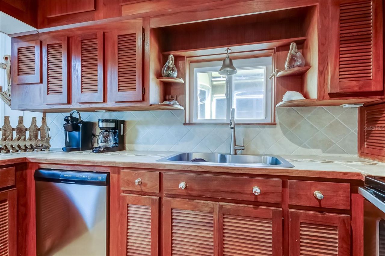 19530 Gulf Boulevard, Unit 4B, Indian Shores, FL 33785 Photo