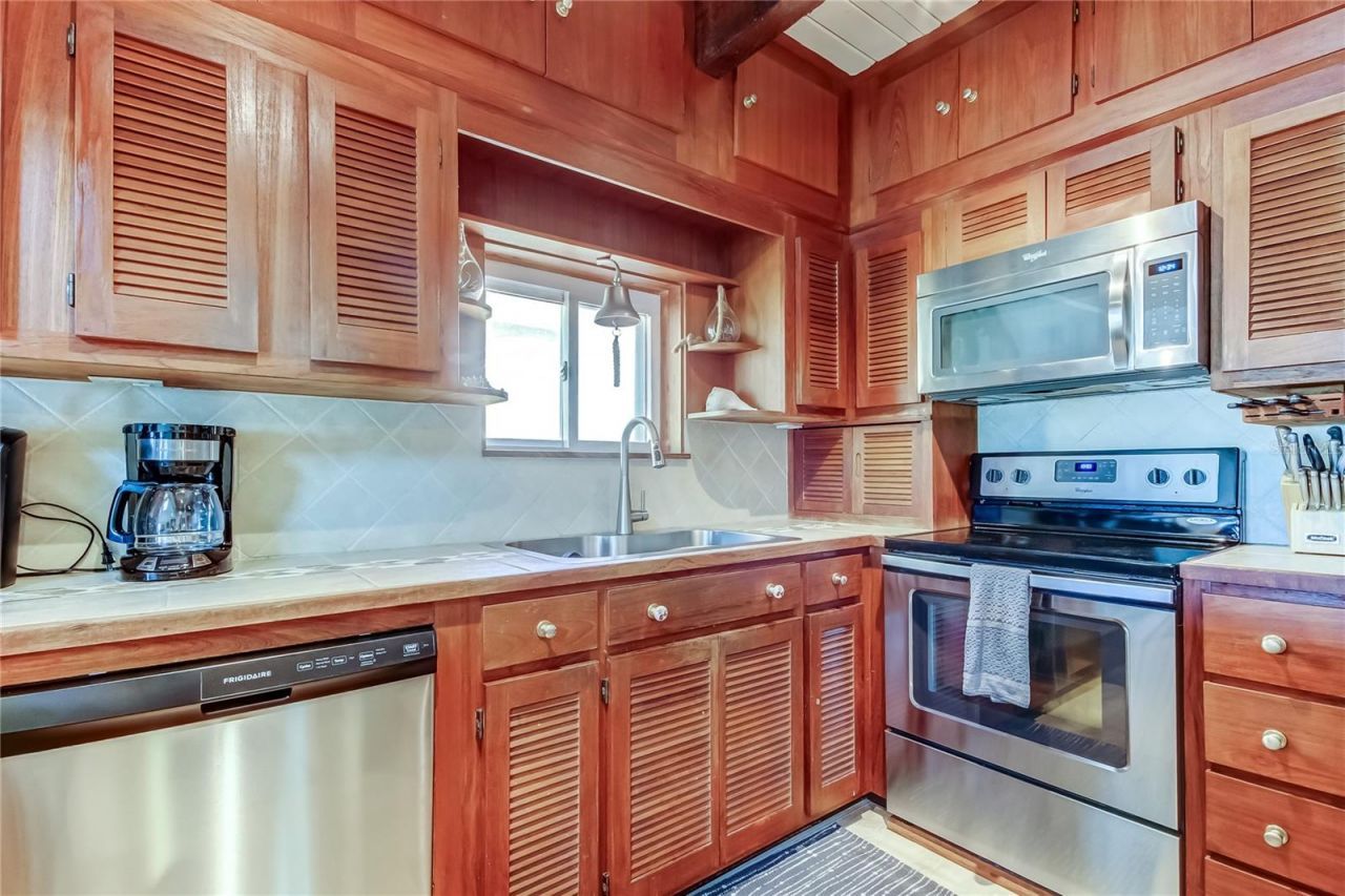 19530 Gulf Boulevard, Unit 4B, Indian Shores, FL 33785 Photo