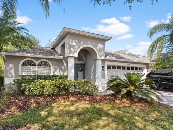5209 ABBEY PARK AVENUE, TAMPA, FL 33647